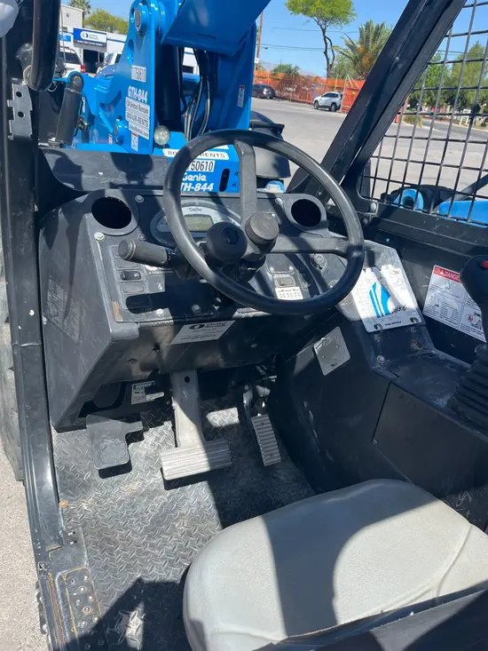 2015 Genie GTH-844 Forklift