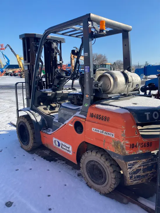 2016 Toyota 8FGU30 Warehouse Forklift