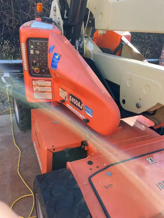 2016 JLG E450AJ Articulating Boom Lift