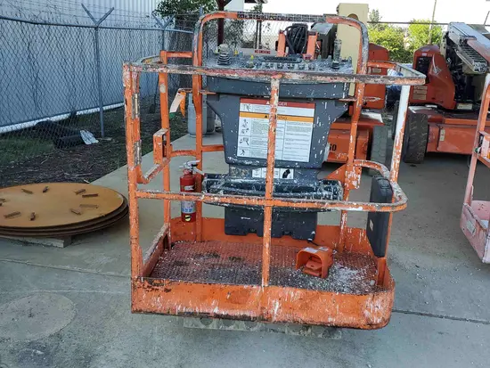 2012 JLG E400AJPN Articulating Boom Lift