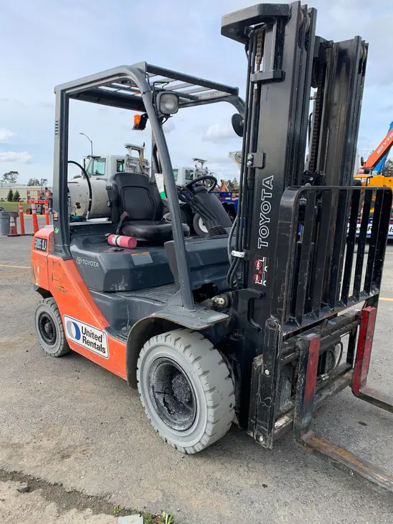 2017 Toyota 8FGU25 Warehouse Forklift
