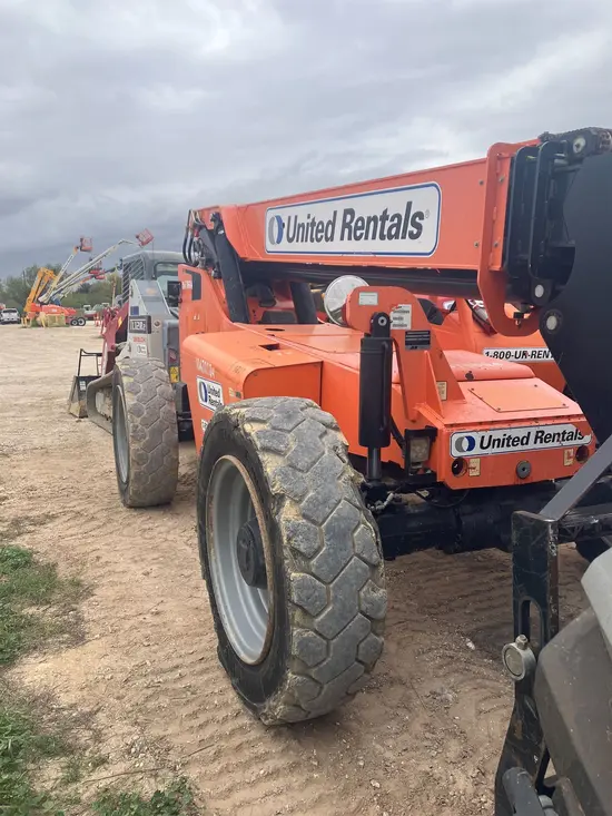2016 SKYTRAK 8042 Forklift
