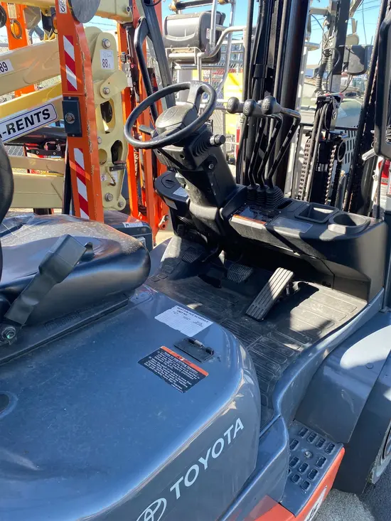 2019 Toyota 8FGU25 Warehouse Forklift
