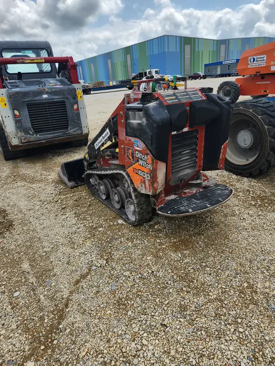 2019 Ditch Witch SK600 Track Loader