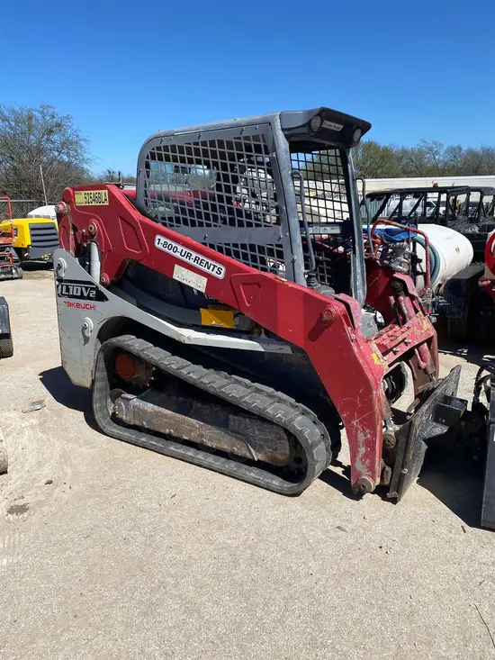 2017 Takeuchi TL10V2-R Track Loader