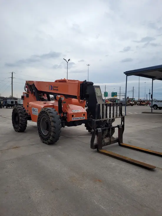 2015 SKYTRAK 6042 Forklift