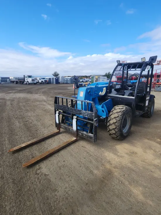 2016 Genie GTH-5519 Forklift