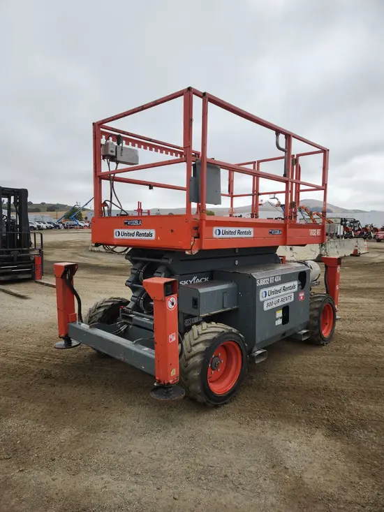 2017 Skyjack SJ6832RT Rough Terrain Scissor Lift