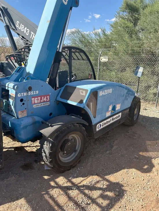 2015 Genie GTH-5519 Forklift
