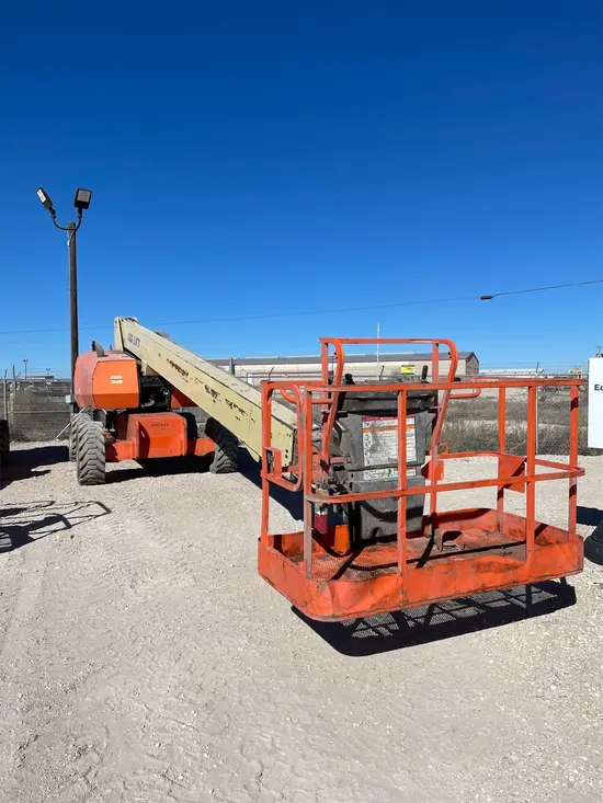 2013 JLG 800S Boom Lift