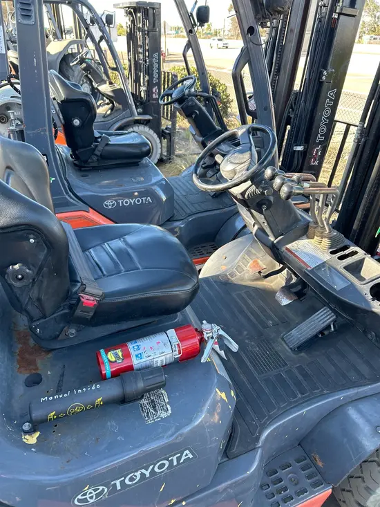 2017 Toyota 8FGU25 Warehouse Forklift
