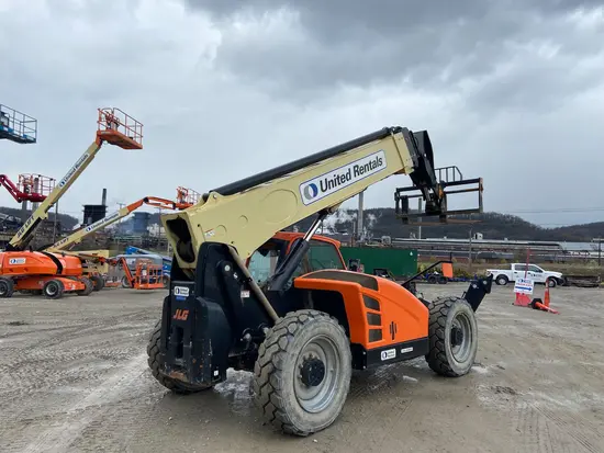 2016 JLG 1055 Forklift