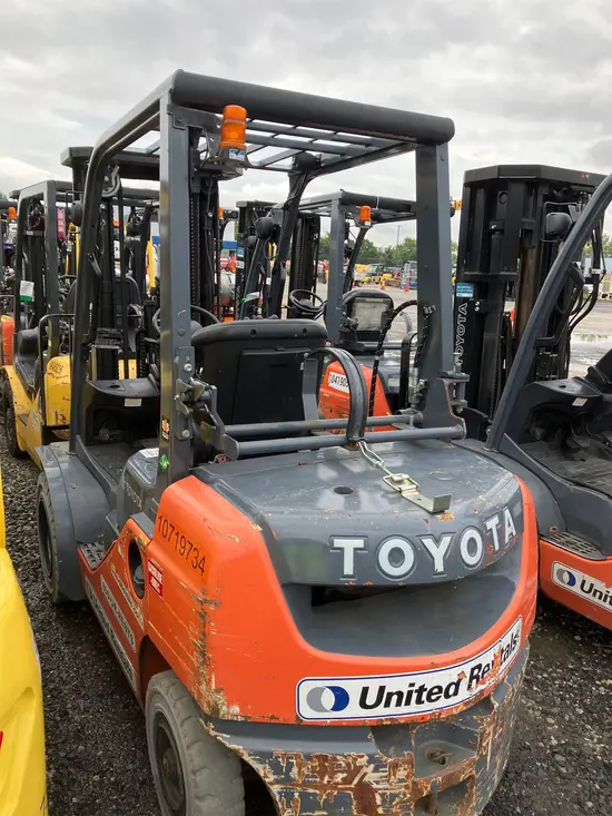 2018 Toyota 8FGU25 Warehouse Forklift