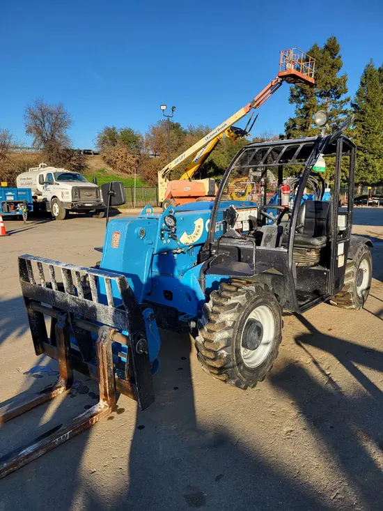 2018 Genie GTH-5519 Forklift