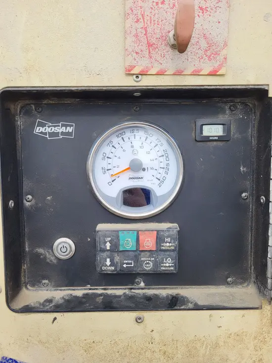 2018 Doosan P425/HP375EXT3 Air Compressor