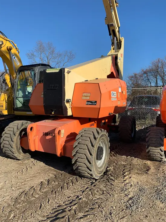 2013 JLG 800A Articulating Boom Lift