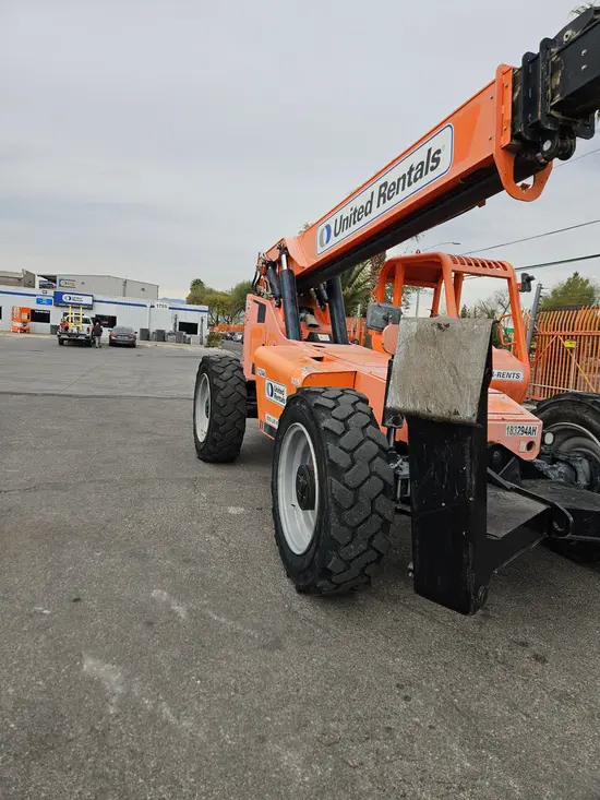 2017 SKYTRAK 10054 Forklift
