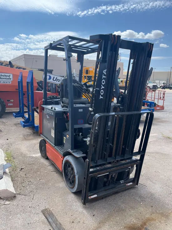 2018 Toyota 8FBCU25 Warehouse Forklift