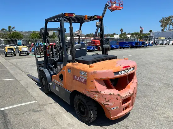 2017 Doosan D55C-7 Warehouse Forklift