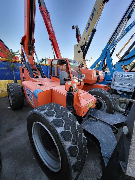2017 SKYTRAK 10054 Forklift