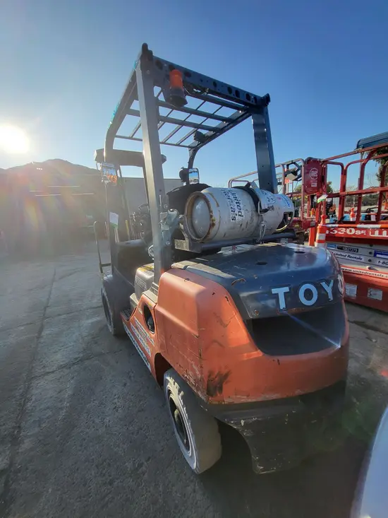 2018 Toyota 8FGU25 Warehouse Forklift