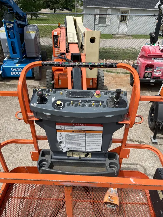 2014 JLG E450AJ Articulating Boom Lift