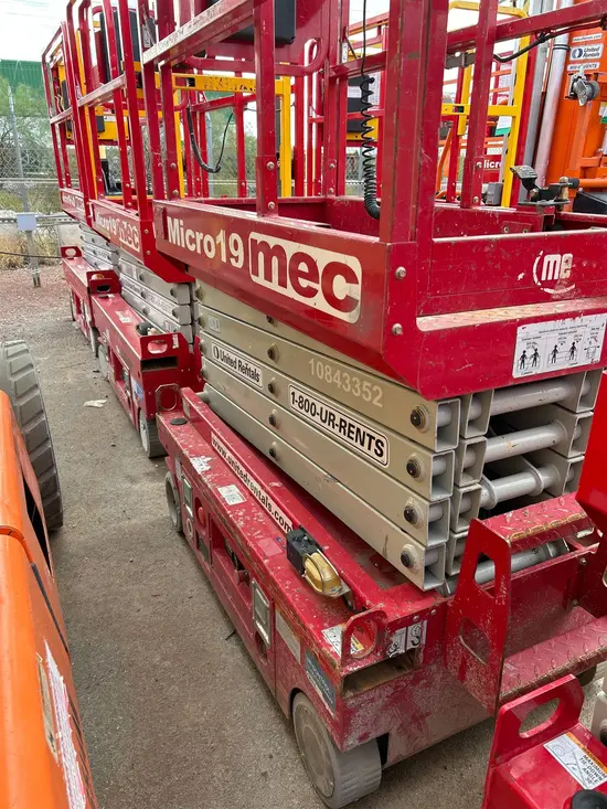 2018 MEC MICRO 19 Scissor Lift