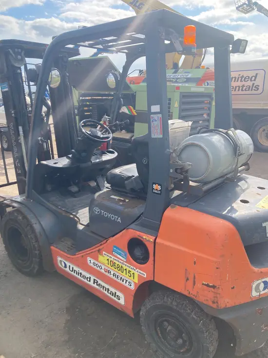 2017 Toyota 8FGU25 Warehouse Forklift