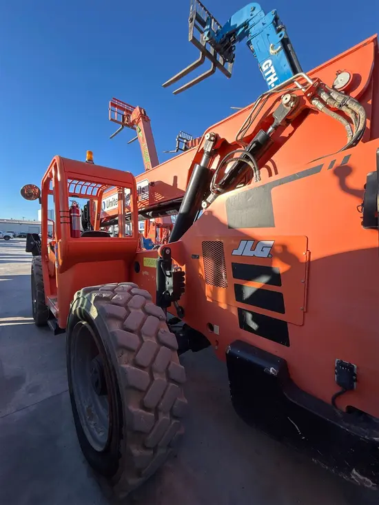 2017 SKYTRAK 10054 Forklift