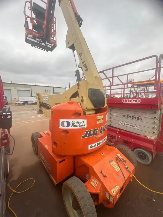 2013 JLG E400AJPN Articulating Boom Lift