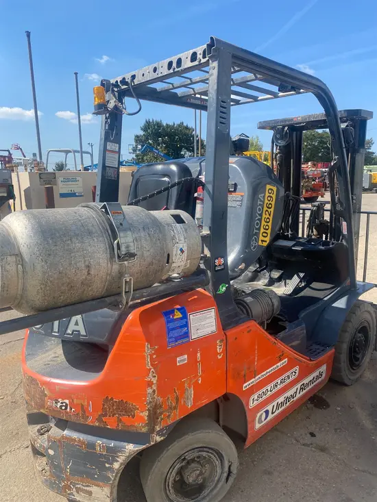 2017 Toyota 8FGU25 Warehouse Forklift