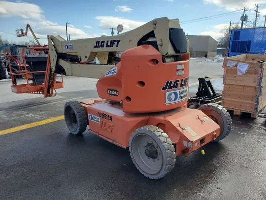2013 JLG E450AJ Articulating Boom Lift