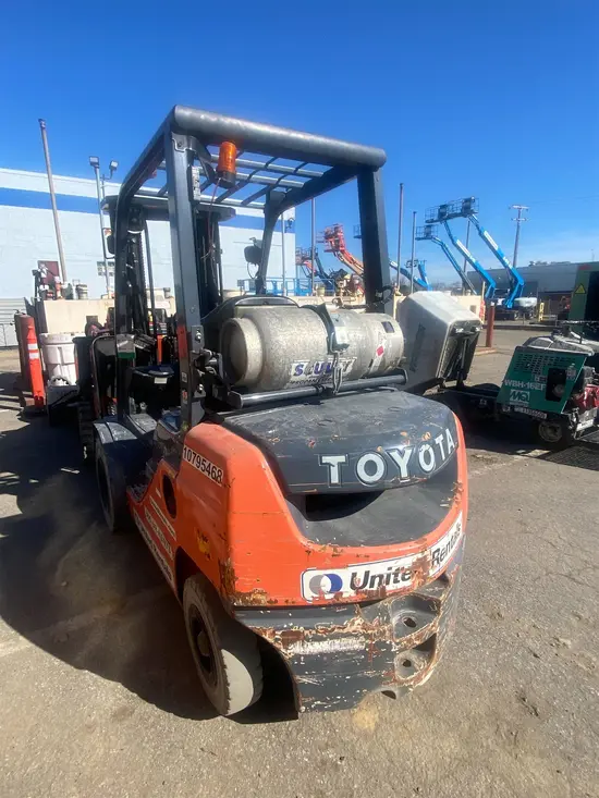 2018 Toyota 8FGU25 Warehouse Forklift