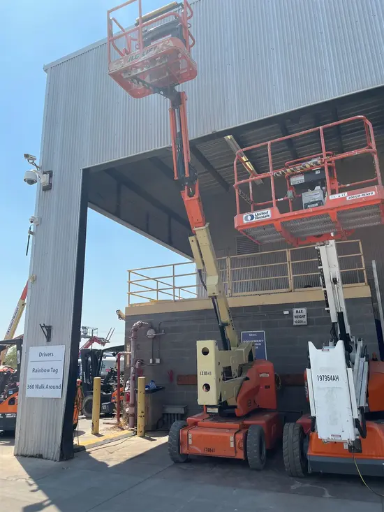 2013 JLG E400AJPN Articulating Boom Lift