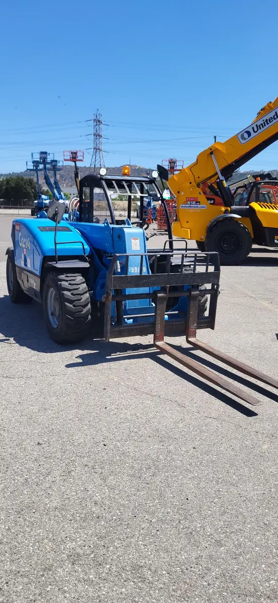 2017 Genie GTH-5519 Forklift