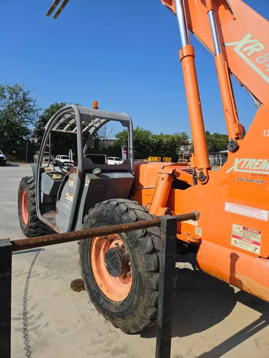 2013 XTREME XR842 Forklift