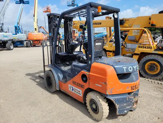 2016 Toyota 8FDU25 Warehouse Forklift