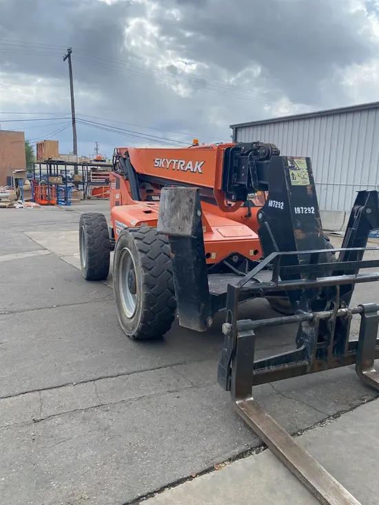 2017 SKYTRAK 10054 Forklift