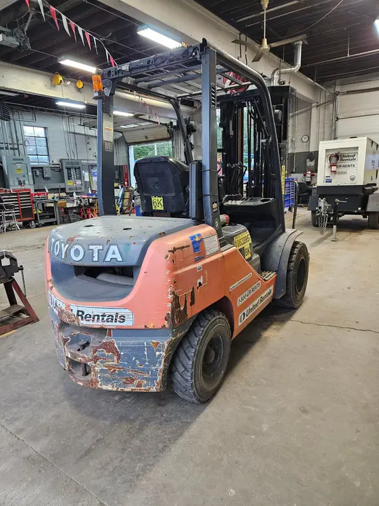 2017 Toyota 8FDU30 Warehouse Forklift