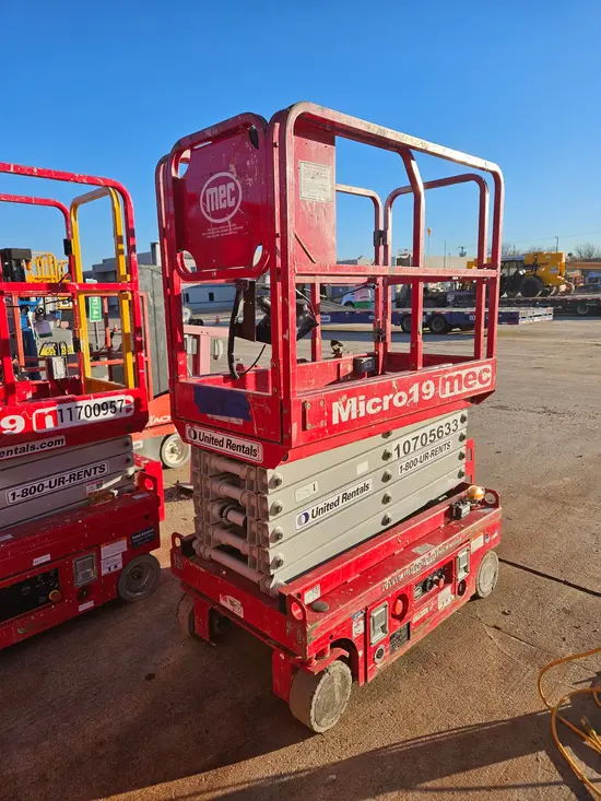 2018 MEC MICRO 19 Scissor Lift
