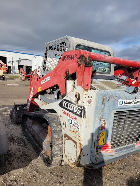 2017 Takeuchi TL10V2-R Track Loader