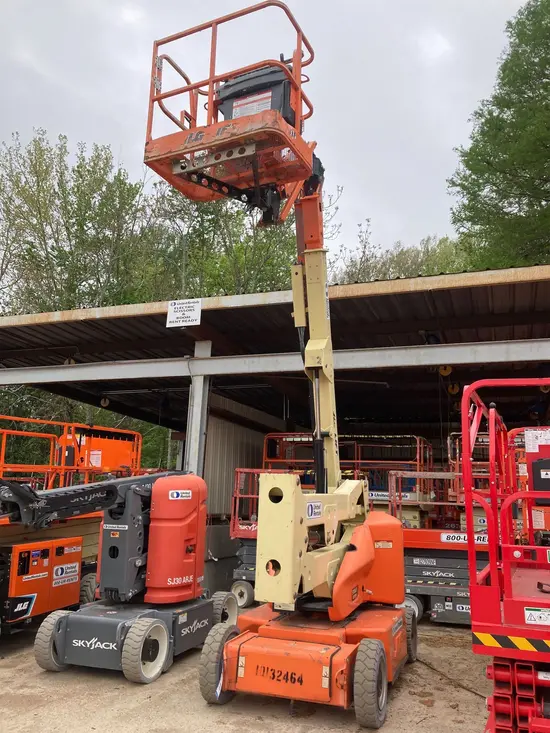 2013 JLG E400AJPN Articulating Boom Lift