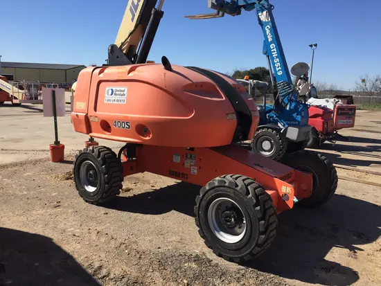 2013 JLG 400S Boom Lift