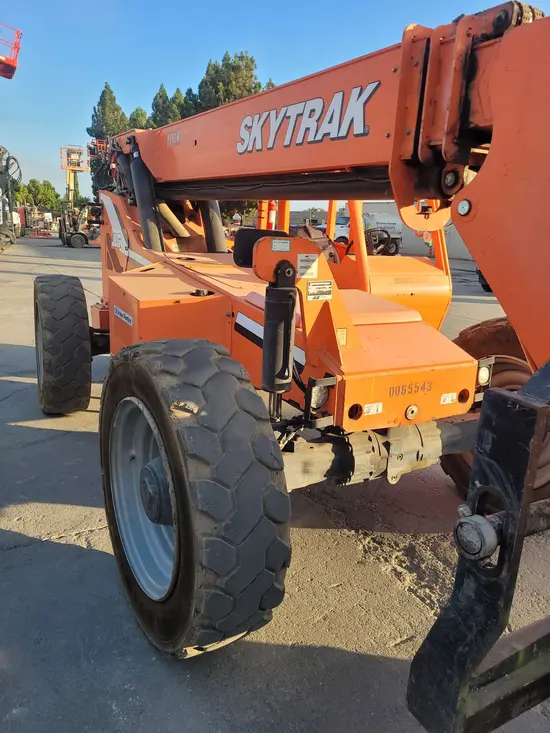 2015 SKYTRAK 8042 Forklift