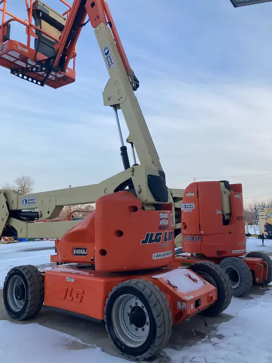 2013 JLG E450AJ Articulating Boom Lift