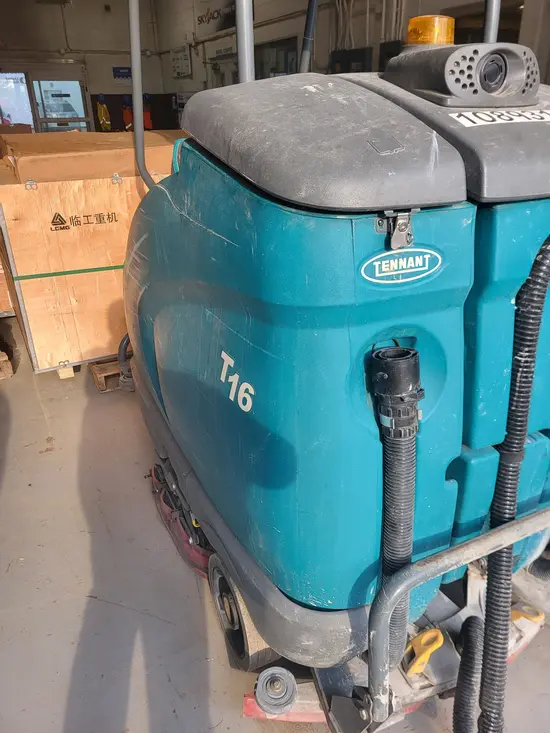 2019 Tennant T-16 Sweeper