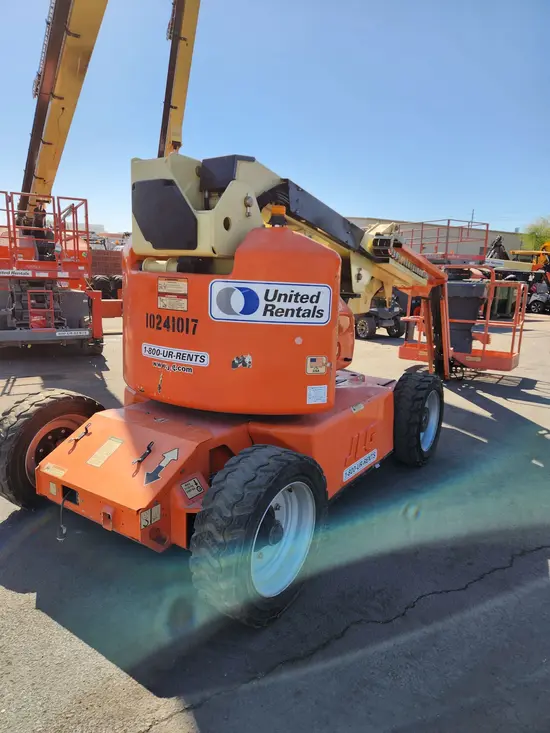 2014 JLG E450AJ Articulating Boom Lift