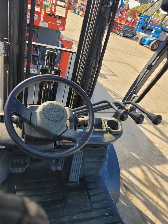 2017 Toyota 8FGU25 Warehouse Forklift