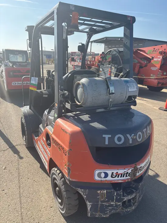 2019 Toyota 8FGU25 Warehouse Forklift