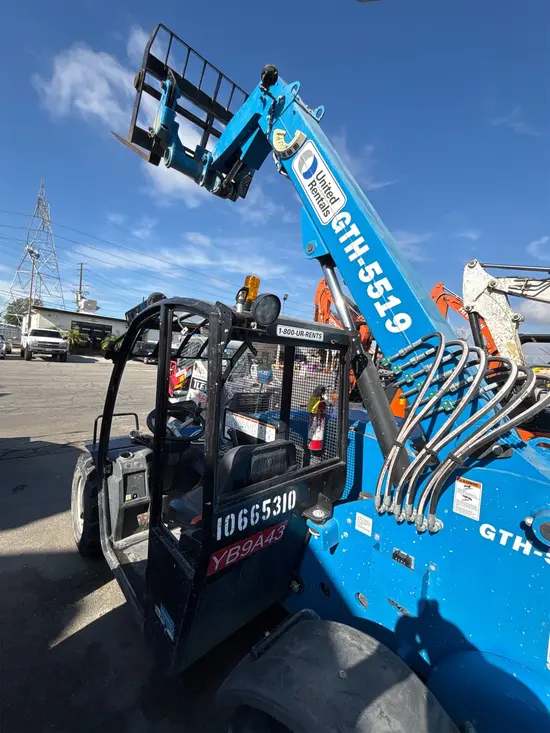 2017 Genie GTH-5519 Forklift